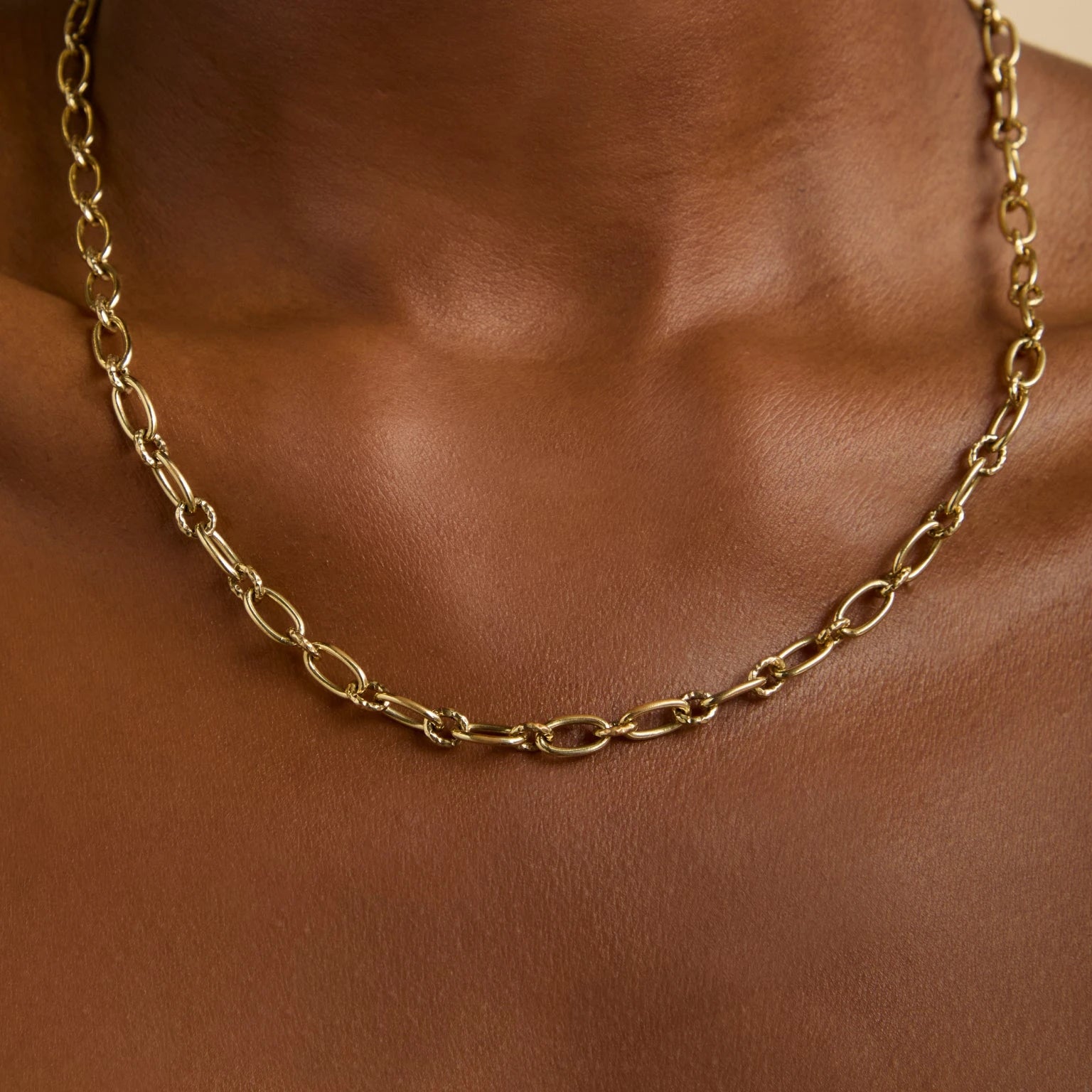 ASTRID & MIYU Chunky Chain Necklace