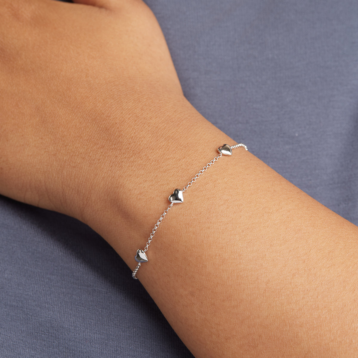 Bracelets - Heart Charm Bracelet in Silver - Charm Bracelets - Astrid & Miyu