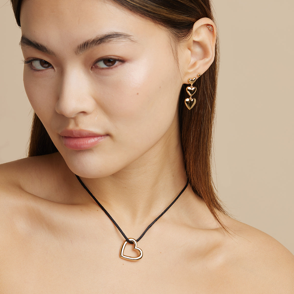 18k Gold Plated Jewellery - Heart Stud Earrings in Gold - Stud Earrings - Astrid & Miyu