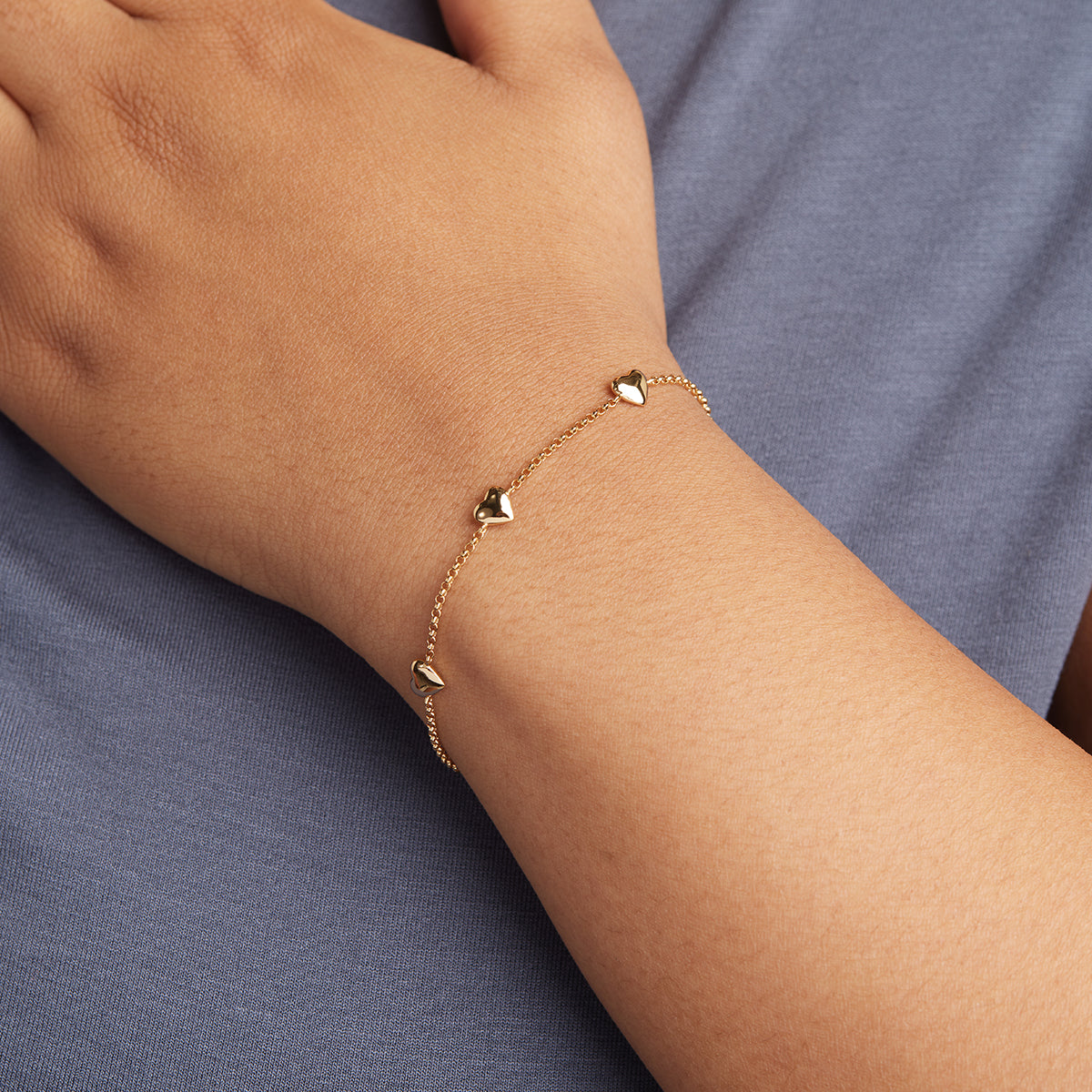 18k Gold Plated Jewellery - Heart Charm Bracelet in Gold - Charm Bracelets - Astrid & Miyu