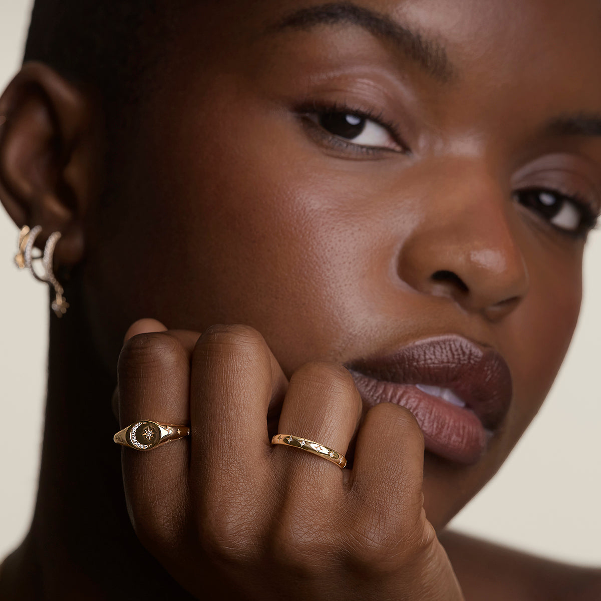 Cosmic Star Band Ring in Gold-Astrid & Miyu