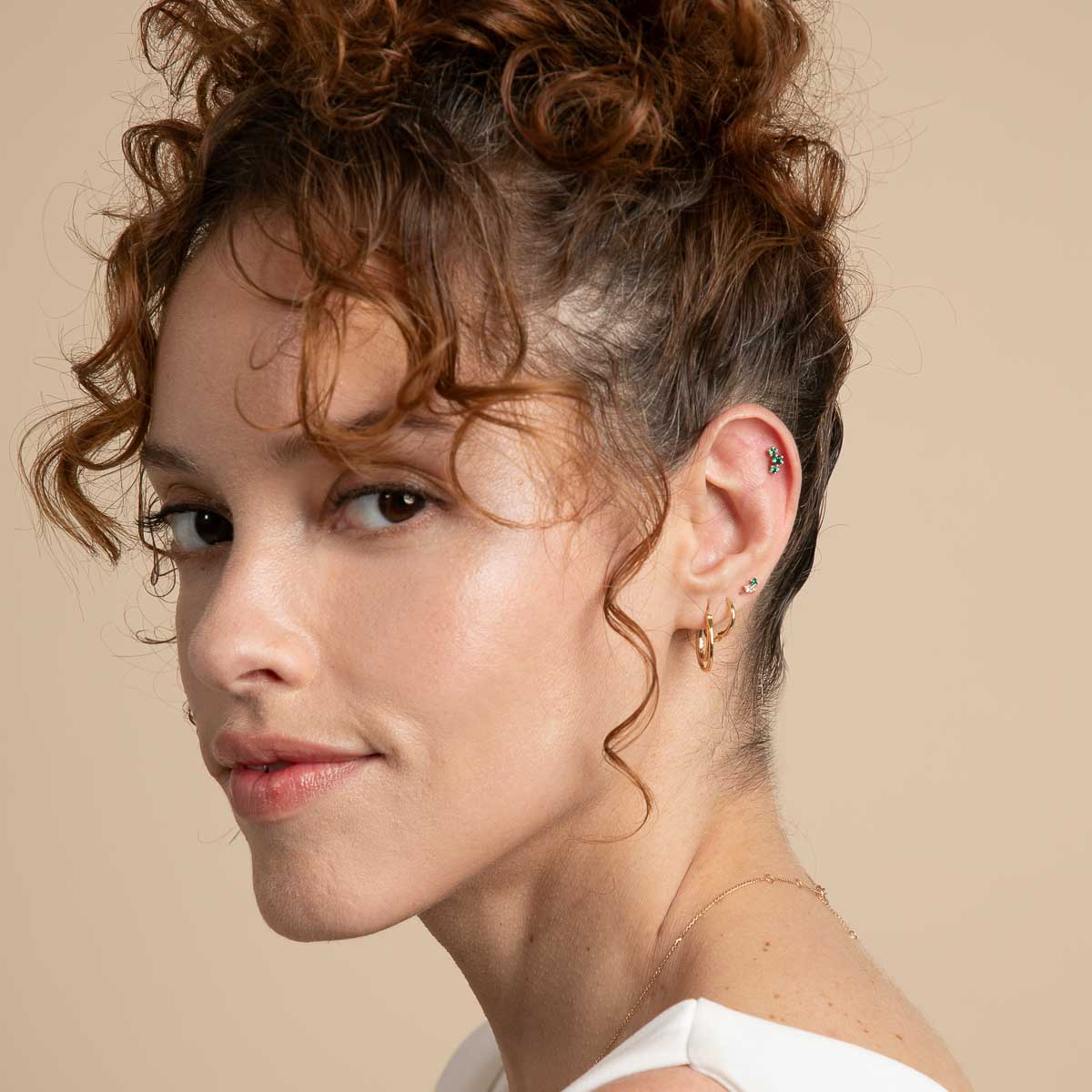 Flat Back Labret Studs - Emerald Curved Piercing Stud in Solid Gold - Piercing Stud - Astrid & Miyu