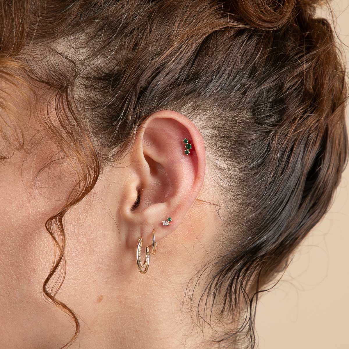 Flat Back Labret Studs - Emerald Curved Piercing Stud in Solid Gold - Piercing Stud - Astrid & Miyu