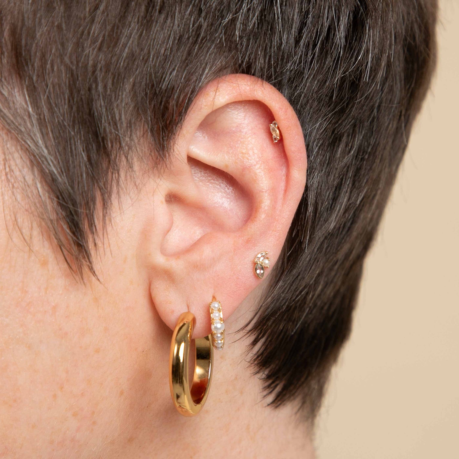 April White Topaz - Pearl & Topaz Cluster Piercing Stud in Solid Gold - Piercing Stud - Astrid & Miyu