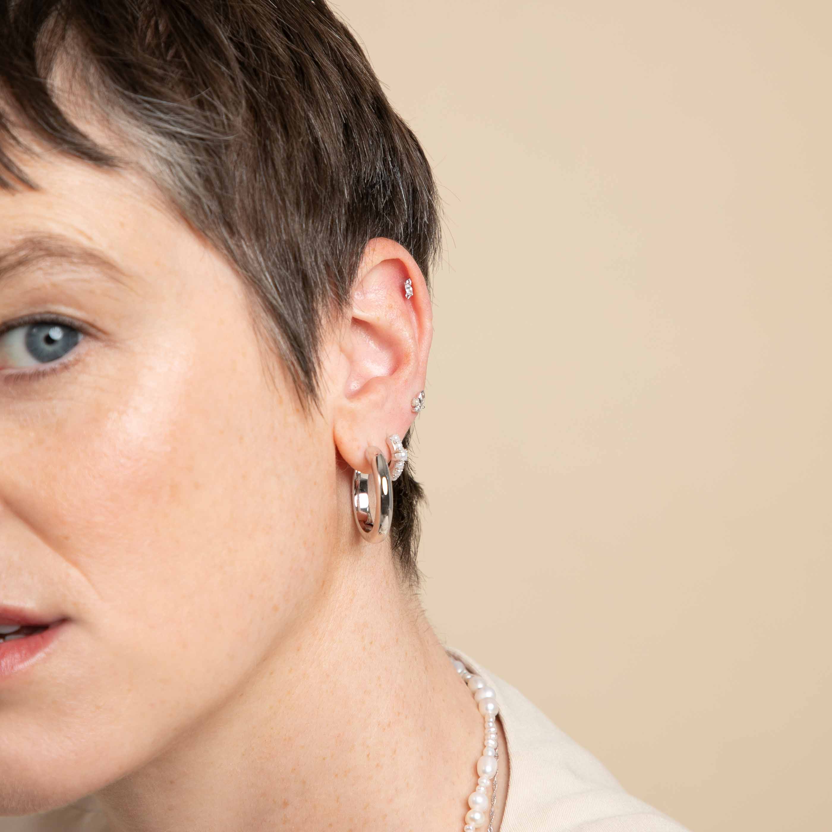 April White Topaz - Pearl & Topaz Cluster Piercing Stud in Solid White Gold - Piercing Stud - Astrid & Miyu