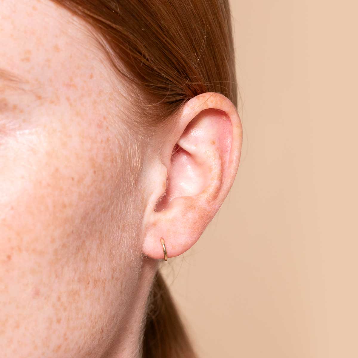 Earrings - Seamless Hoop 1mm in Solid Gold - Piercing Hoop - Astrid & Miyu