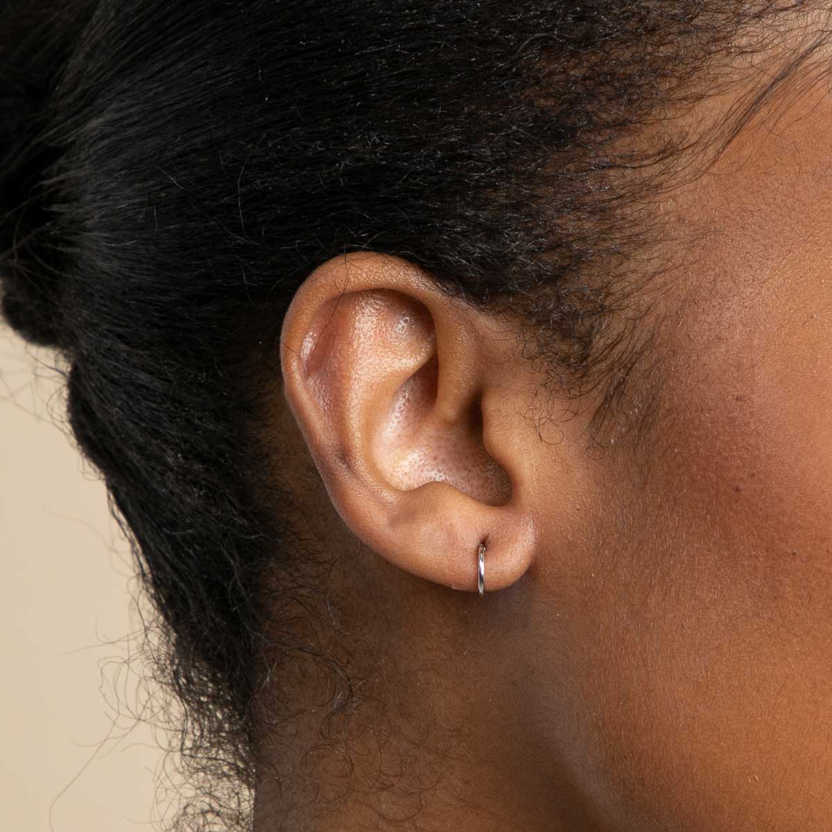 Earrings - Seamless Hoop 1.2mm in Solid White Gold - - Astrid & Miyu