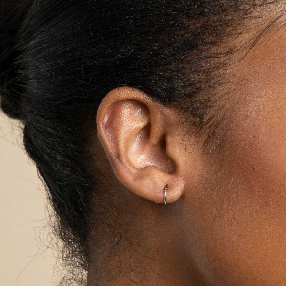 Earrings - Seamless Hoop 1.2mm in Solid White Gold - - Astrid & Miyu