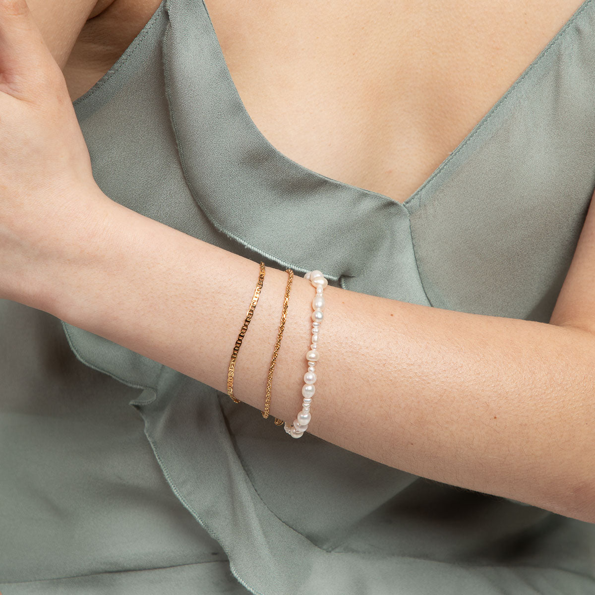 18k Gold Plated Jewellery - Serenity Pearl Beaded Bracelet in Gold - Bracelet - Astrid & Miyu