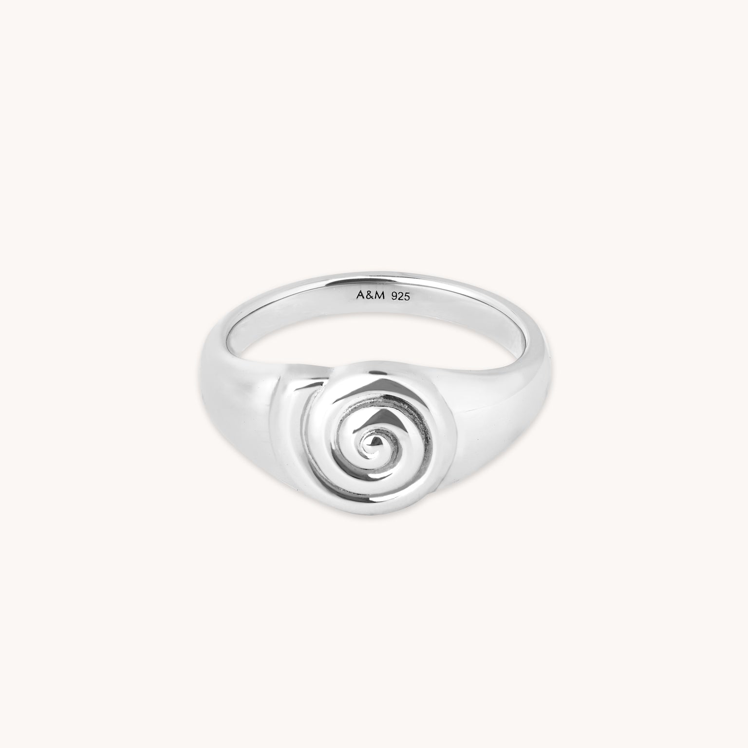 Shell Signet Ring in Silver - Signet Ring - Astrid & Miyu