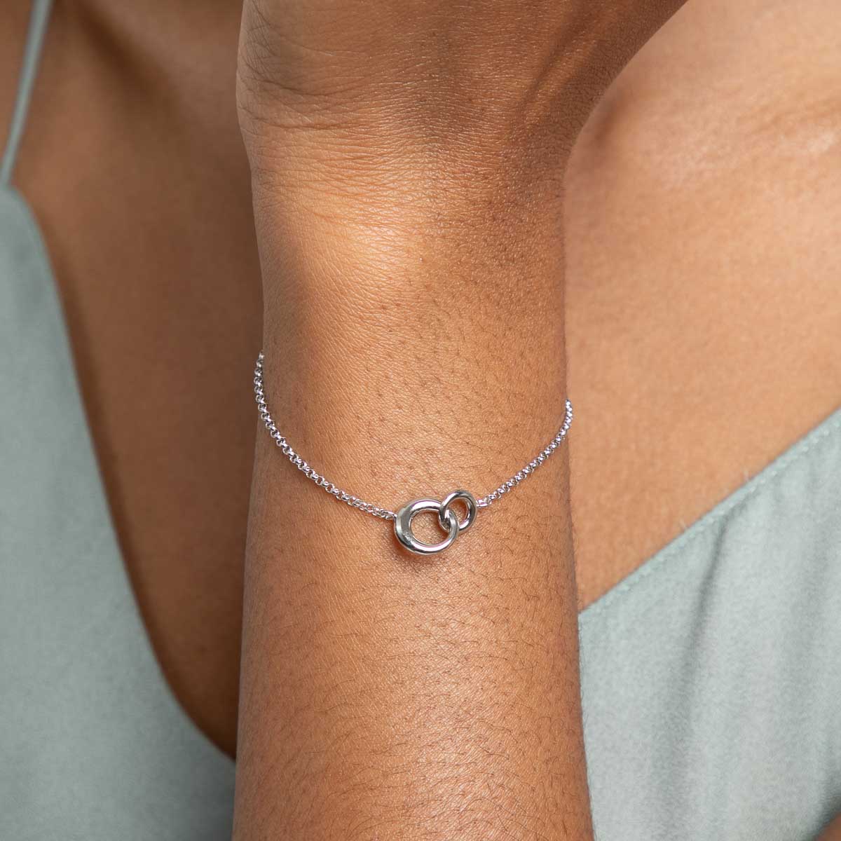 Bracelets - Dome Link Bracelet in Silver - Chain Bracelets - Astrid & Miyu