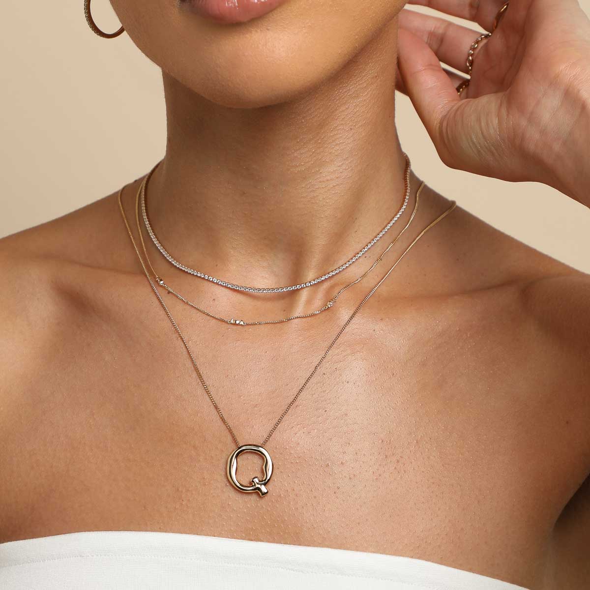 18k Gold Plated Jewellery - Q Initial Bold Pendant Necklace in Gold - Pendant Necklace - Astrid & Miyu