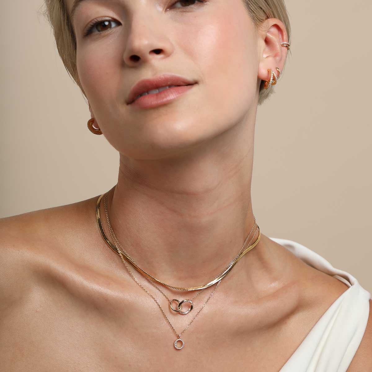 18k Gold Plated Jewellery - O Initial Pavé Pendant Necklace in Gold - Pendant Necklace - Astrid & Miyu