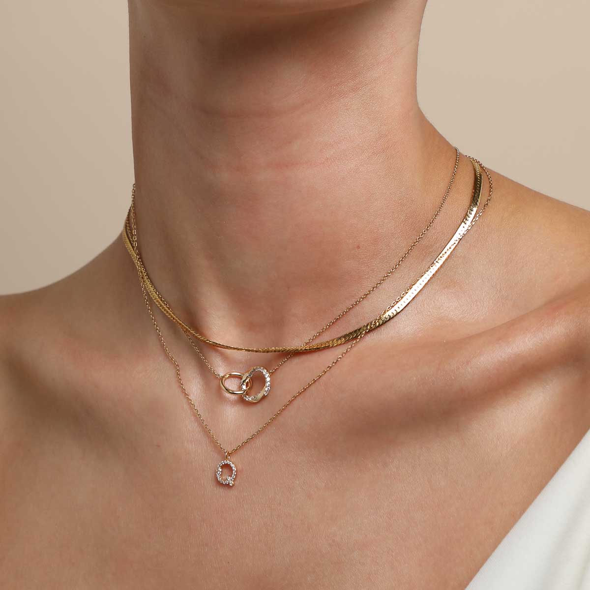 18k Gold Plated Jewellery - Q Initial Pavé Pendant Necklace in Gold - Pendant Necklace - Astrid & Miyu