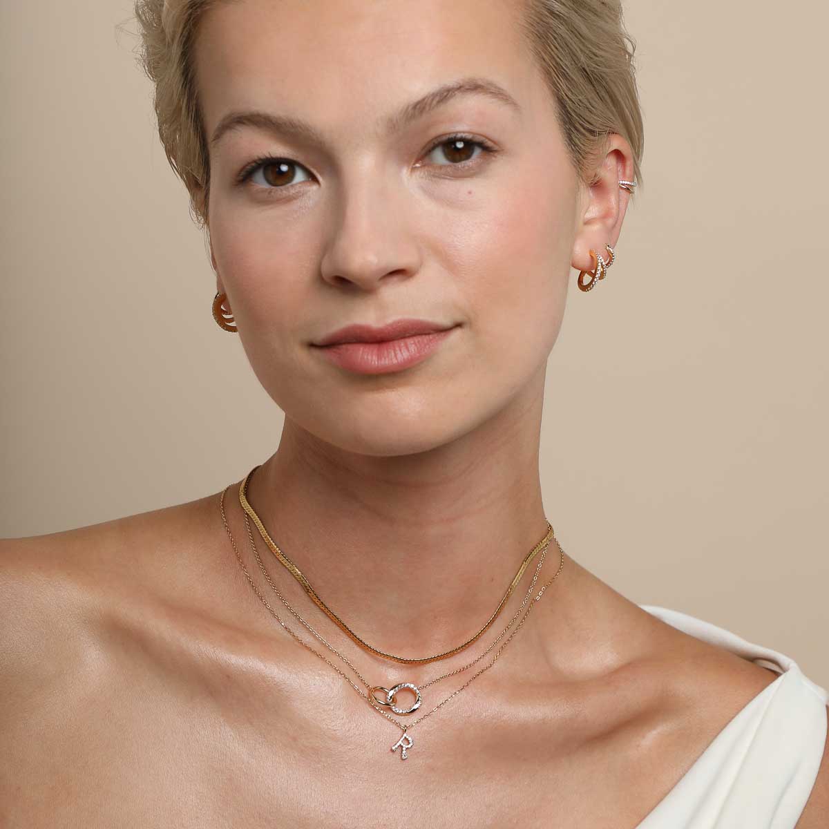 18k Gold Plated Jewellery - R Initial Pavé Pendant Necklace in Gold - Pendant Necklace - Astrid & Miyu