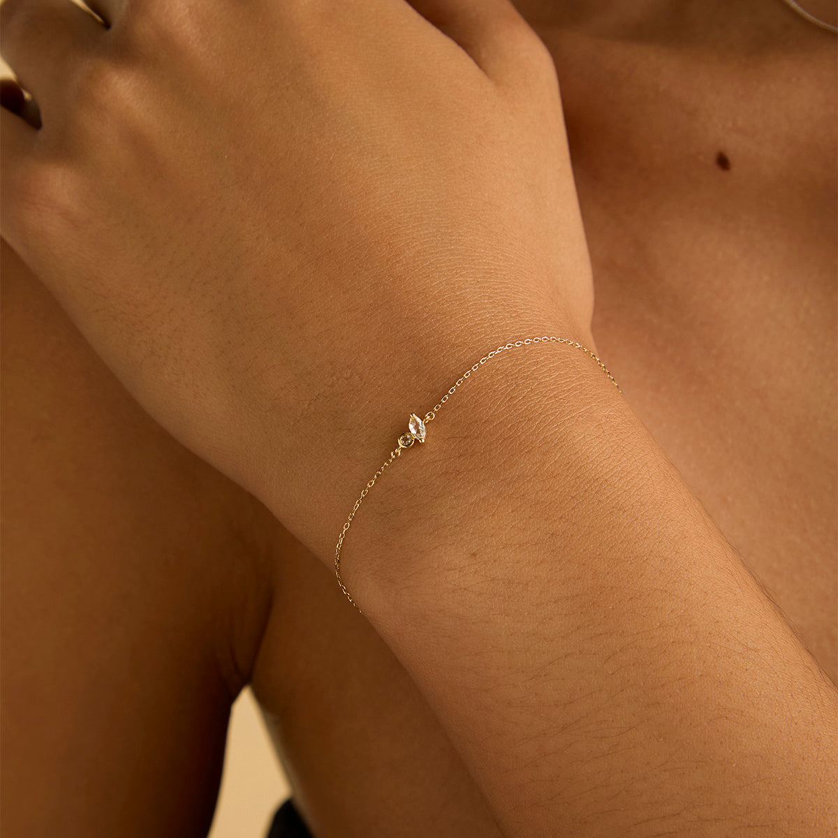 White Topaz Cluster Bracelet in 9k Gold-Astrid & Miyu