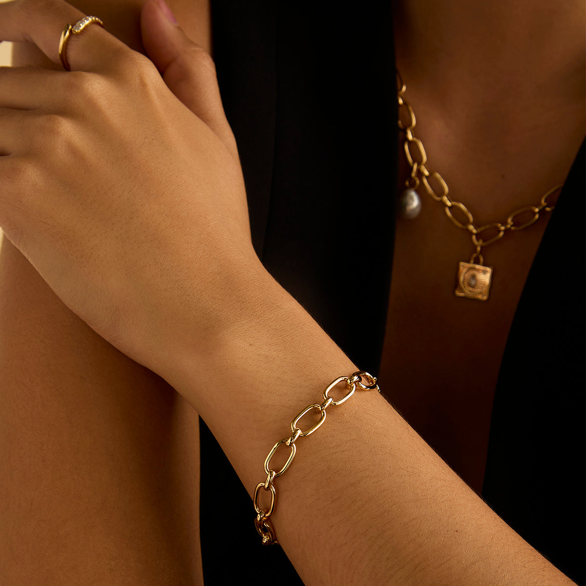 Open Link Chain Bracelet in Gold-Astrid & Miyu