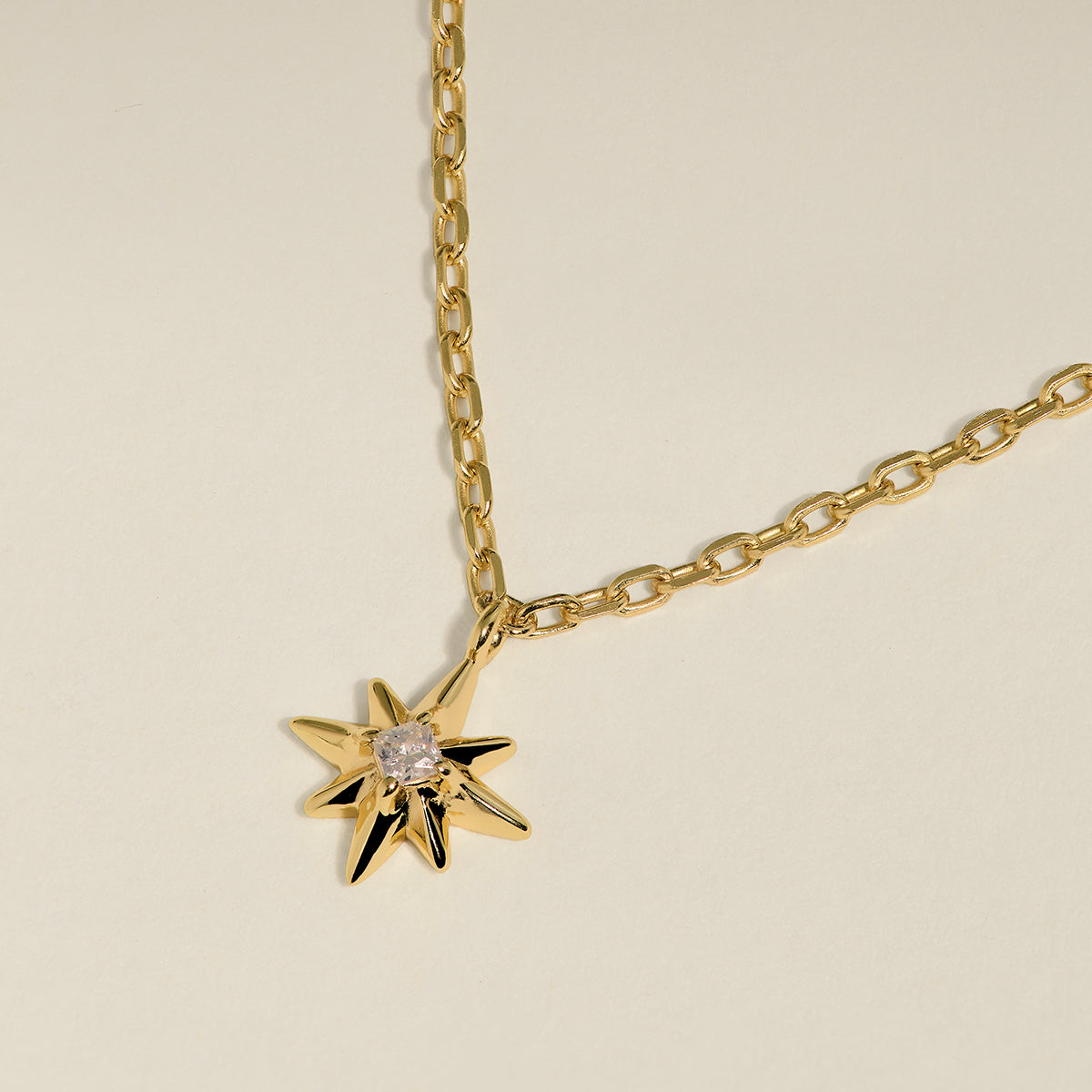 Twilight Star Pendant Necklace in Gold