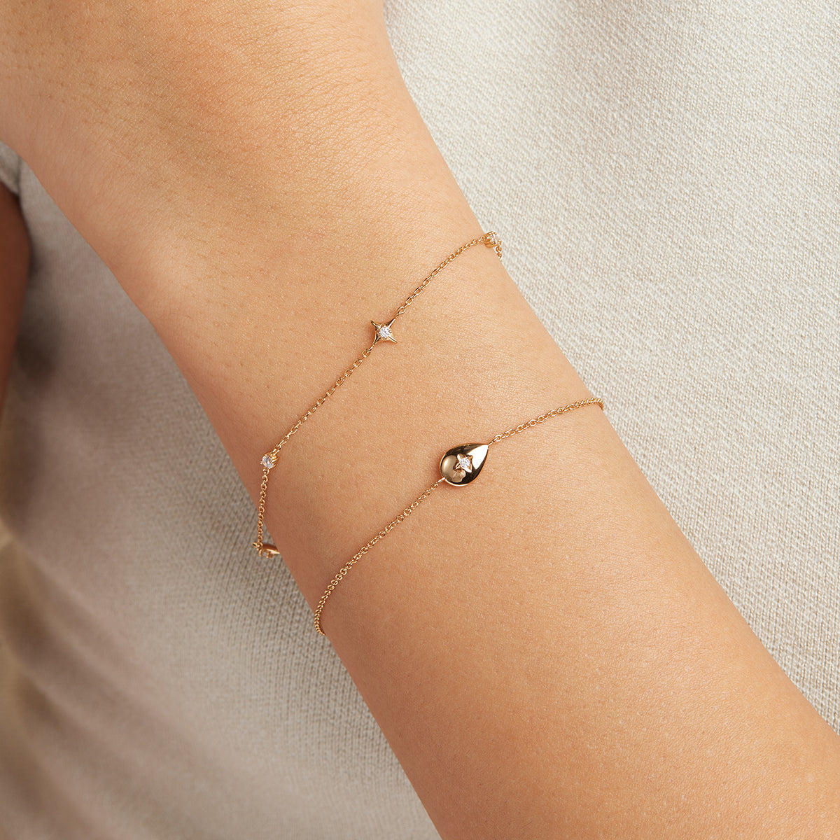 18k Gold Plated Jewellery - Cosmic Star Charm Bracelet in Gold - Charm Bracelet - Astrid & Miyu