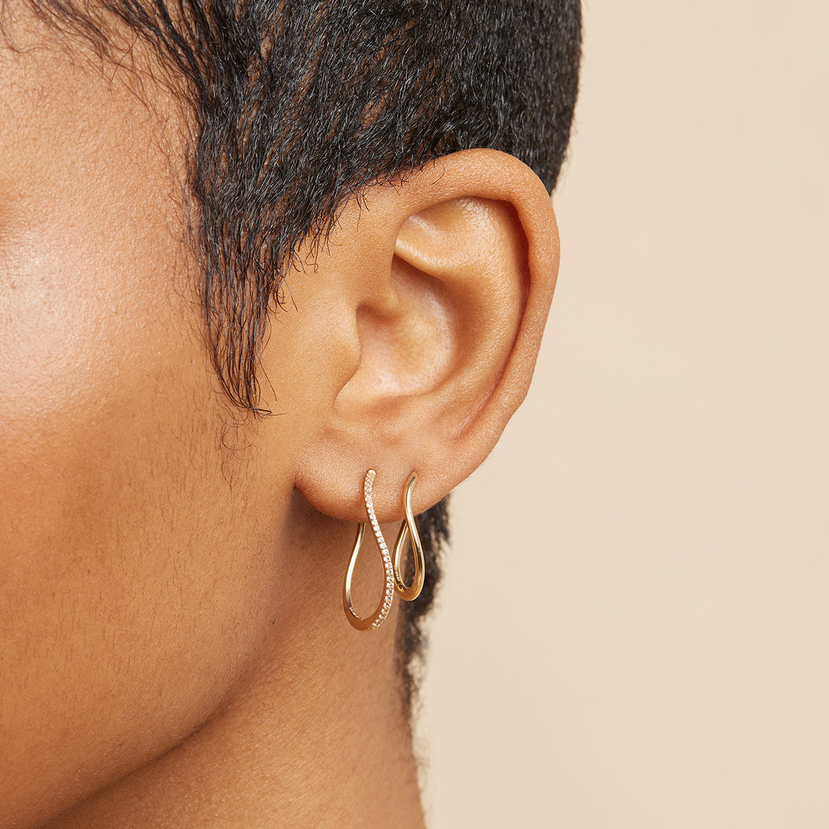 April White Topaz - Infinite Topaz Pavé Hoops in Solid Gold - Hoop Earrings - Astrid & Miyu