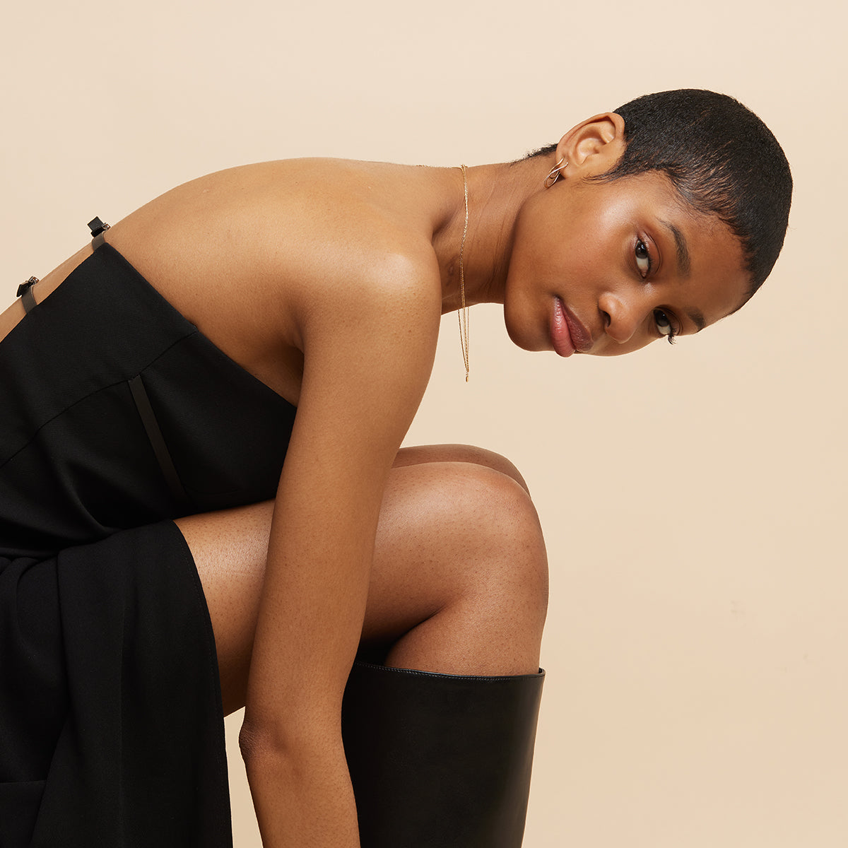 April White Topaz - Infinite Topaz Pavé Hoops in Solid Gold - Hoop Earrings - Astrid & Miyu