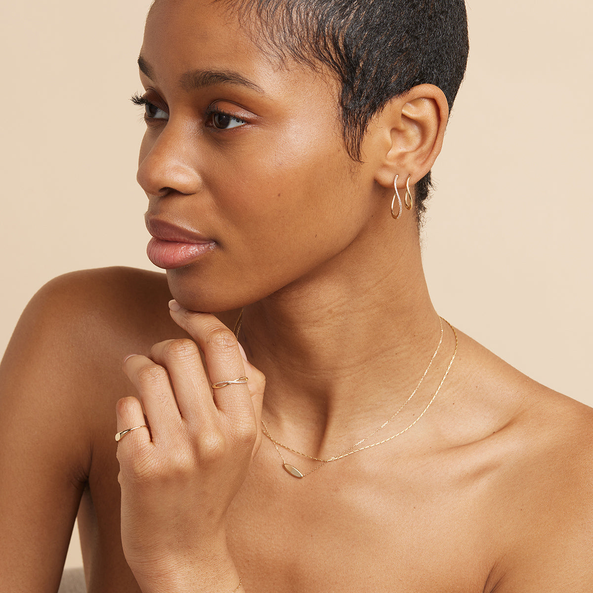 April White Topaz - Infinite Topaz Pavé Ring in Solid Gold - Band Ring - Astrid & Miyu