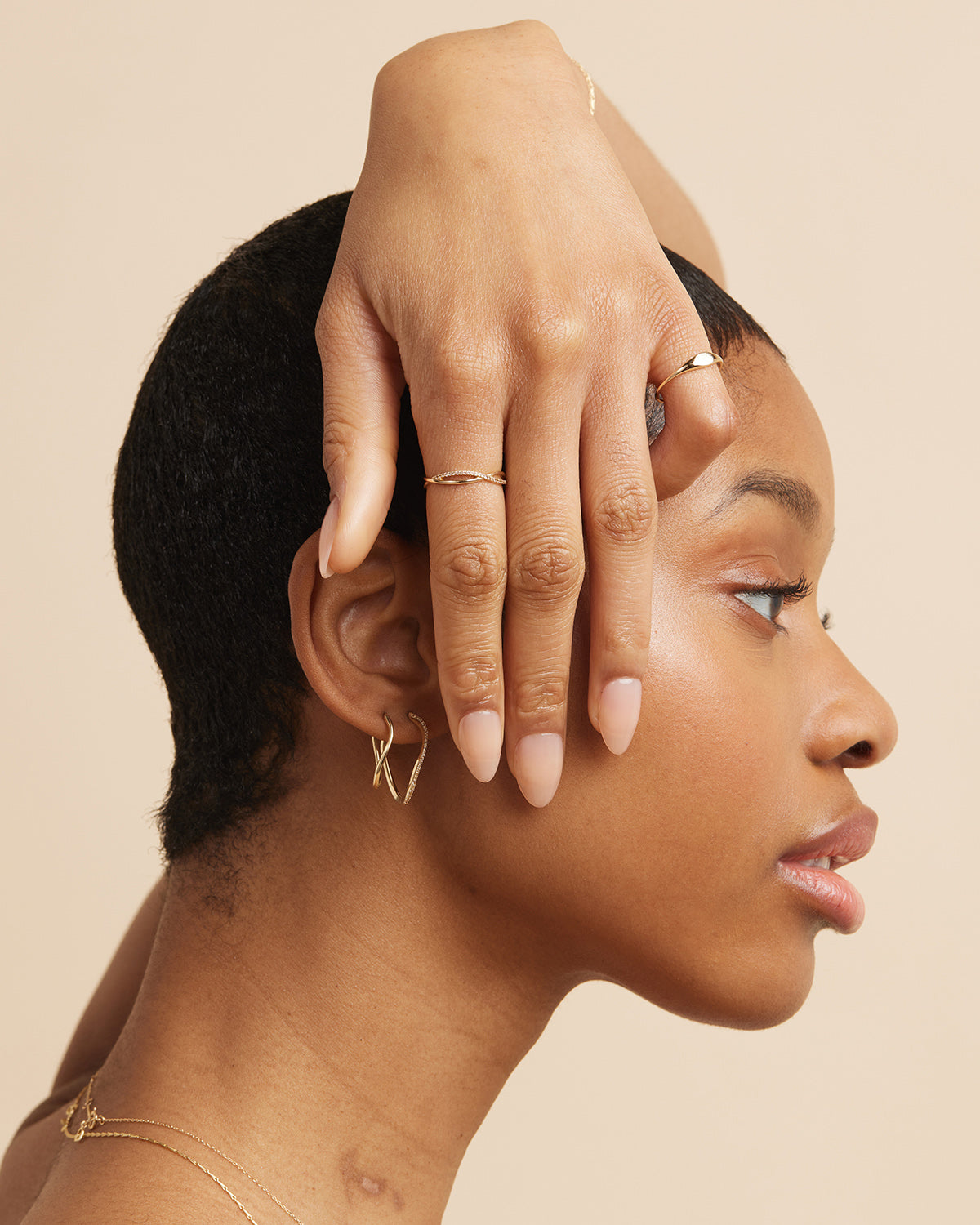 April White Topaz - Infinite Topaz Pavé Ring in Solid Gold - Band Ring - Astrid & Miyu