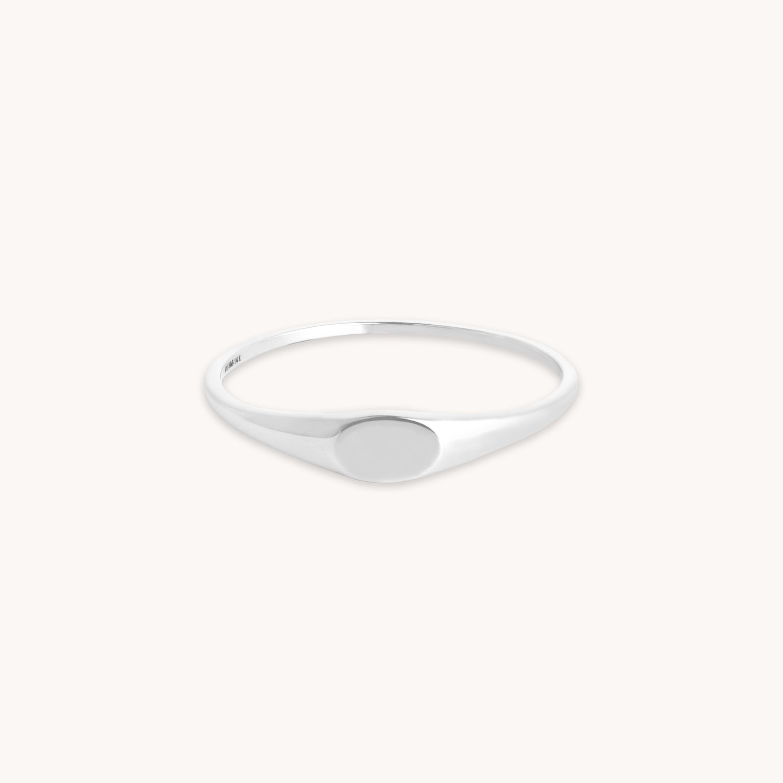 Graduation Gifts - Signet Ring in Solid White Gold - Signet Ring - Astrid & Miyu