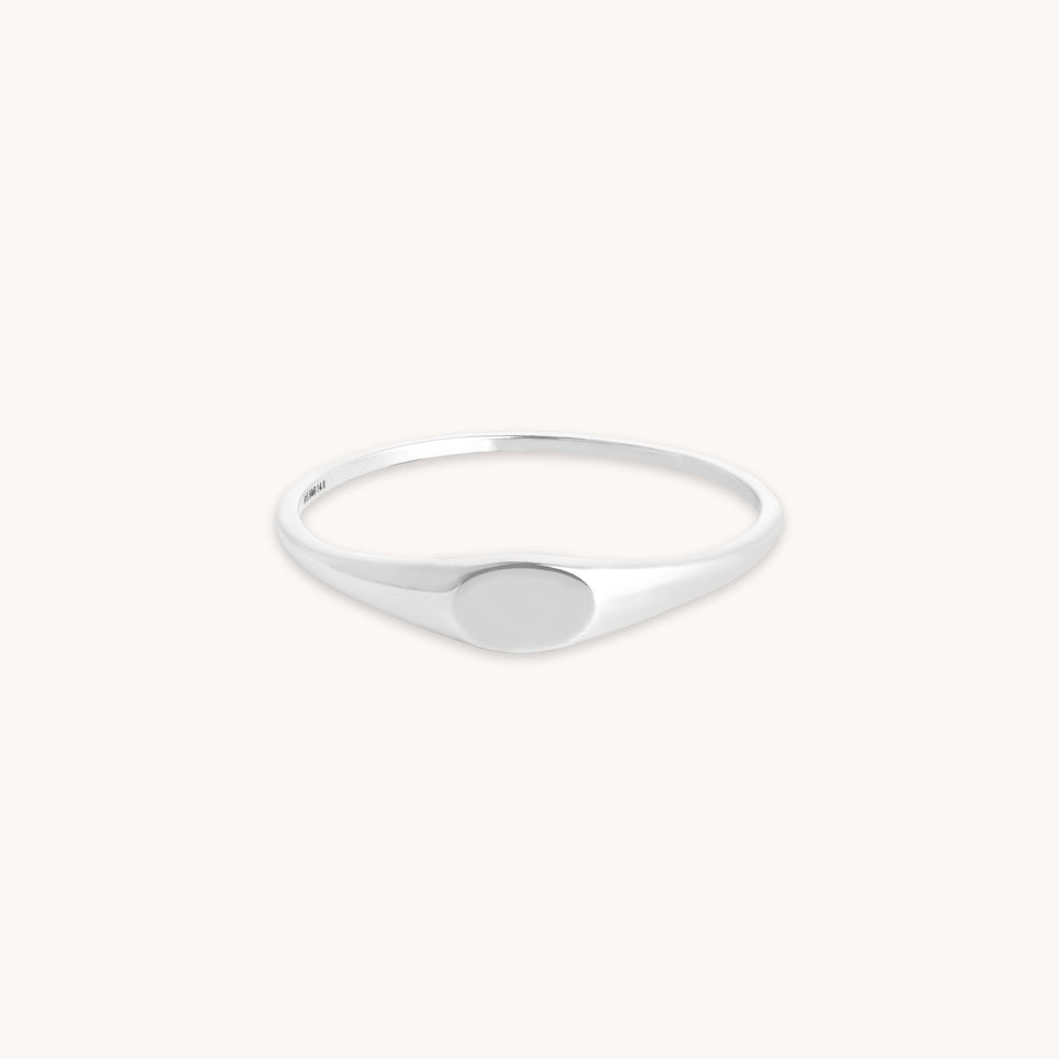 Graduation Gifts - Signet Ring in Solid White Gold - Signet Ring - Astrid & Miyu