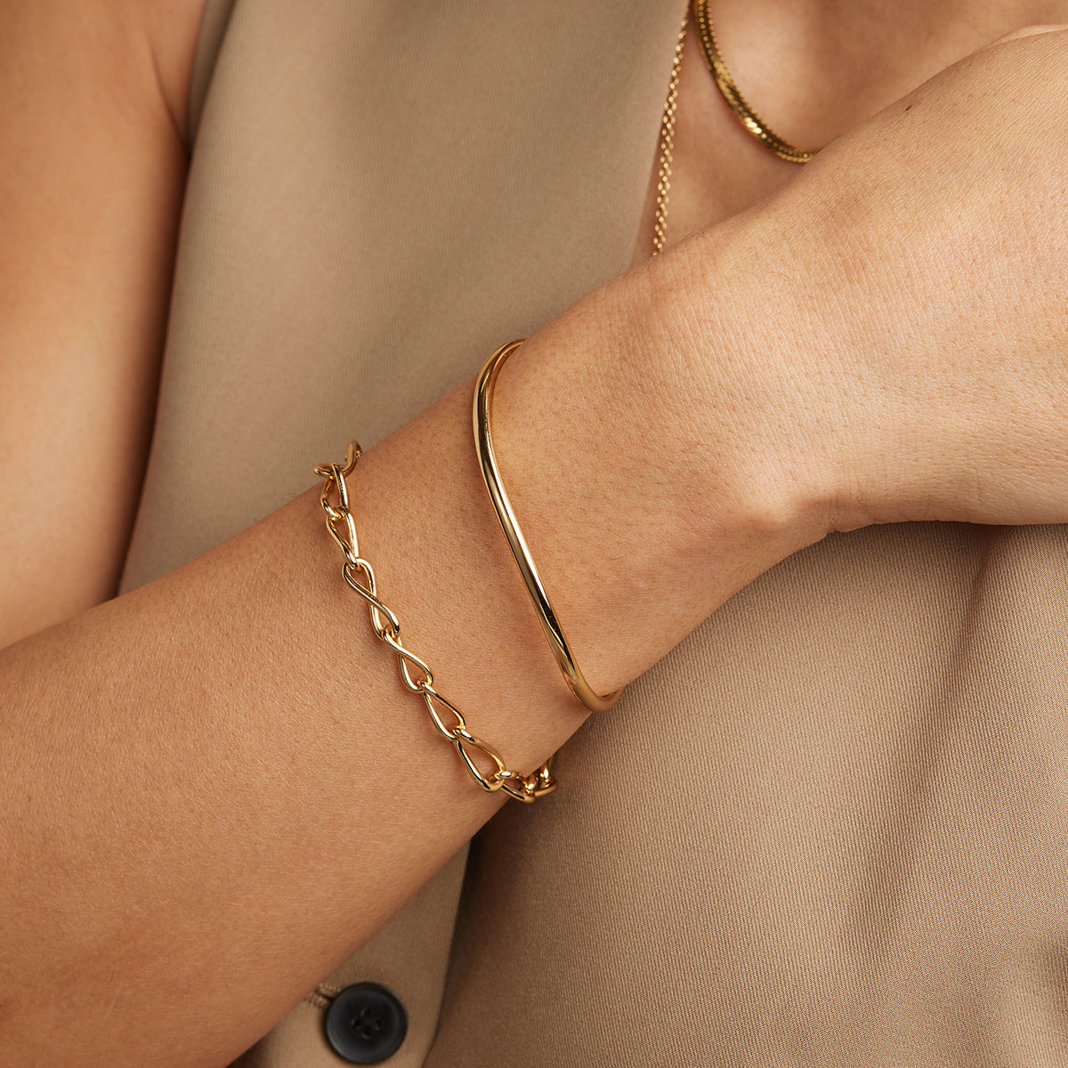 18k Gold Plated Jewellery - Infinite Chain Bracelet in Gold - Chain Bracelets - Astrid & Miyu