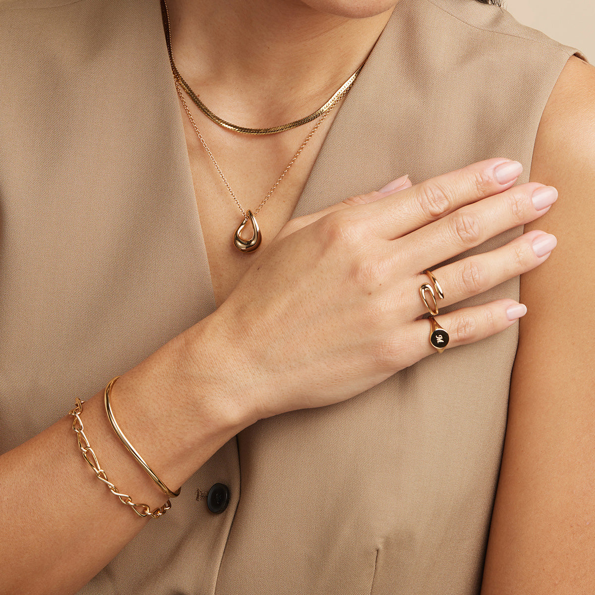 18k Gold Plated Jewellery - Infinite Chain Bracelet in Gold - Chain Bracelets - Astrid & Miyu