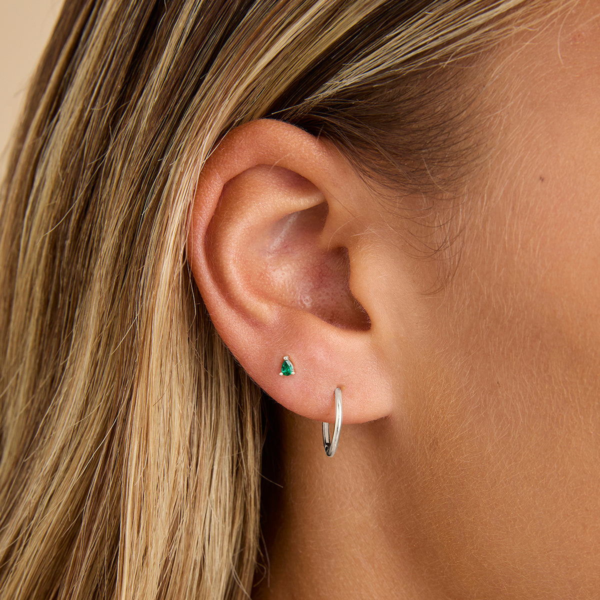 Flat Back Labret Studs - Emerald Pear Piercing Stud in Solid White Gold - Piercing Stud - Astrid & Miyu