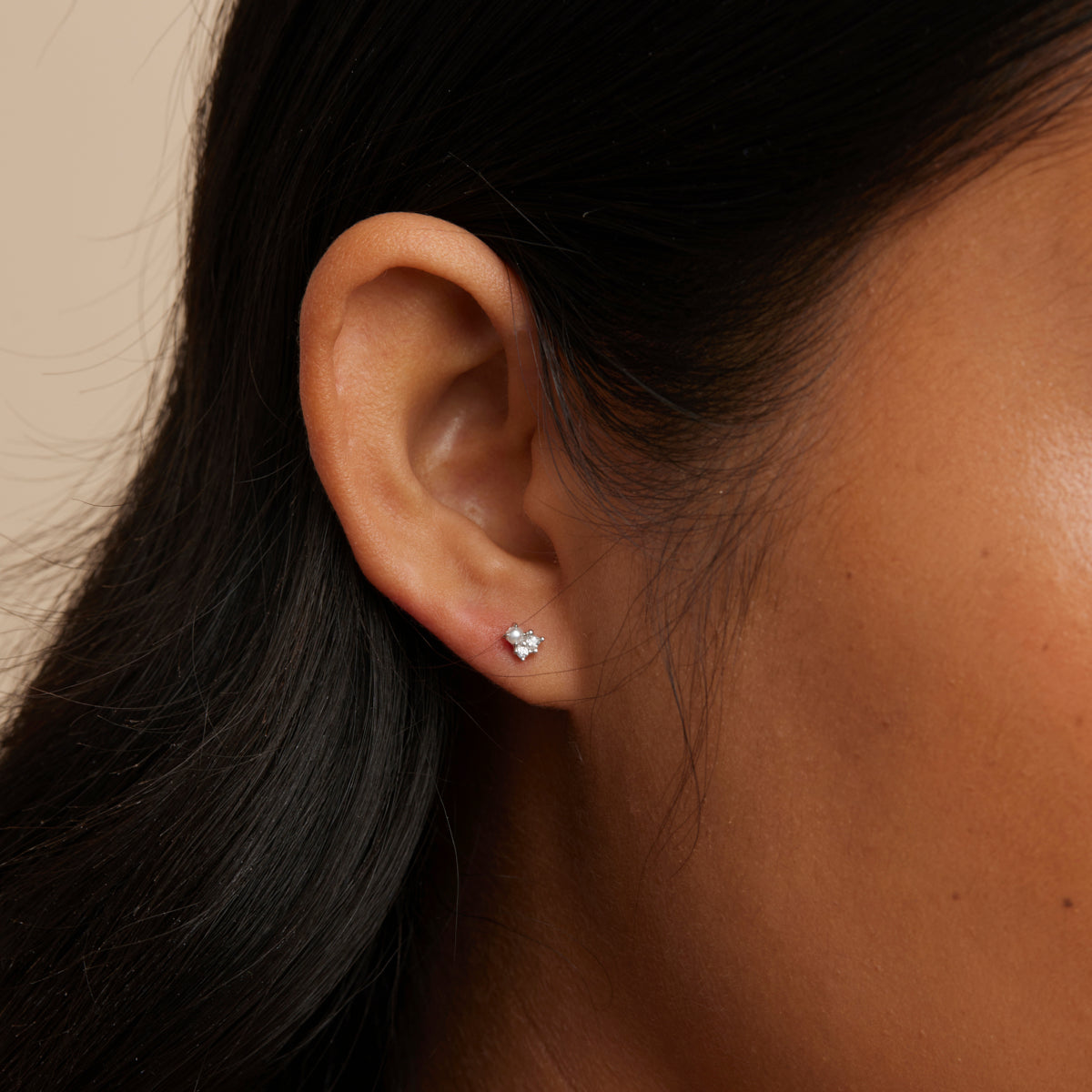 Earrings - Pearl & Crystal Studs in Silver - Stud Earrings - Astrid & Miyu