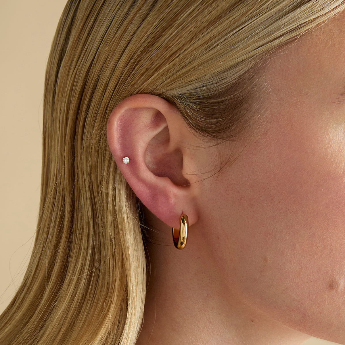 Conch Piercing Jewellery - Bold Crystal Titanium Piercing Stud in Gold - Piercing Stud - Astrid & Miyu