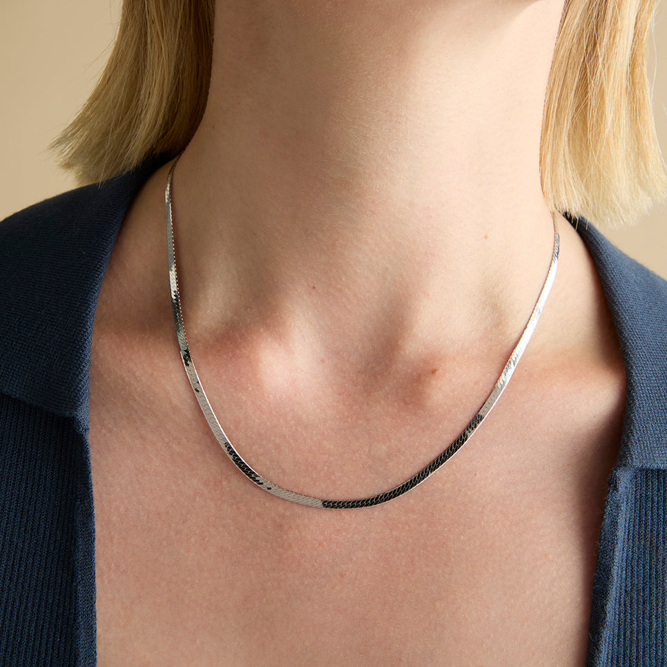 Essential Snake Chain Necklace in Silver-Astrid & Miyu