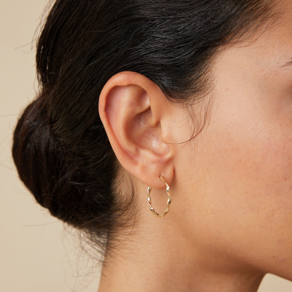 Earrings - Twist Large Hoops in Solid Gold - Hoop Earrings - Astrid & Miyu