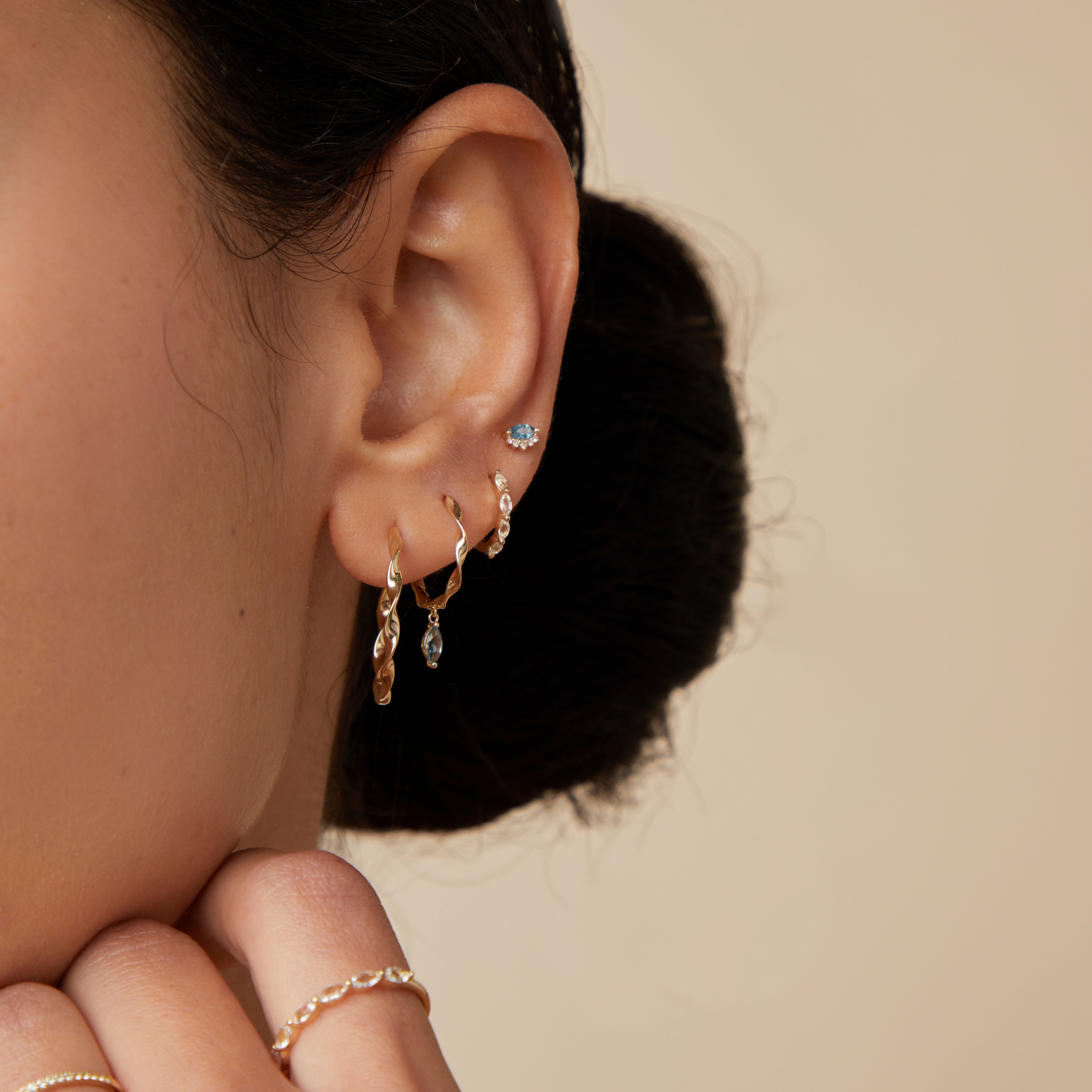 Earrings - Twist Large Hoops in Solid Gold - Hoop Earrings - Astrid & Miyu