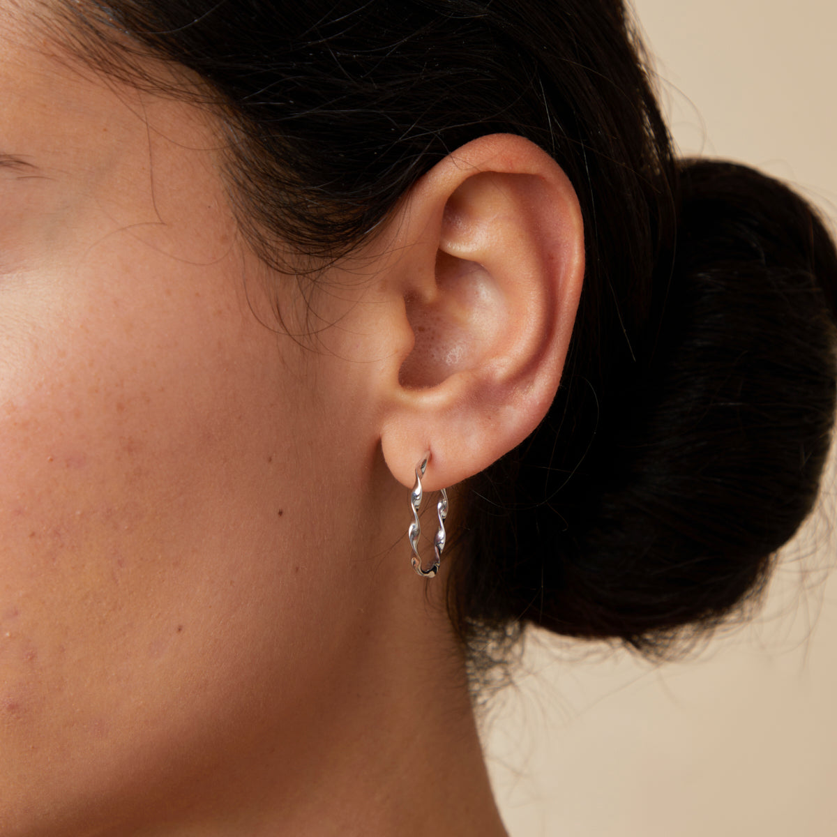 Earrings - Twist Large Hoops in Solid White Gold - Hoop Earrings - Astrid & Miyu