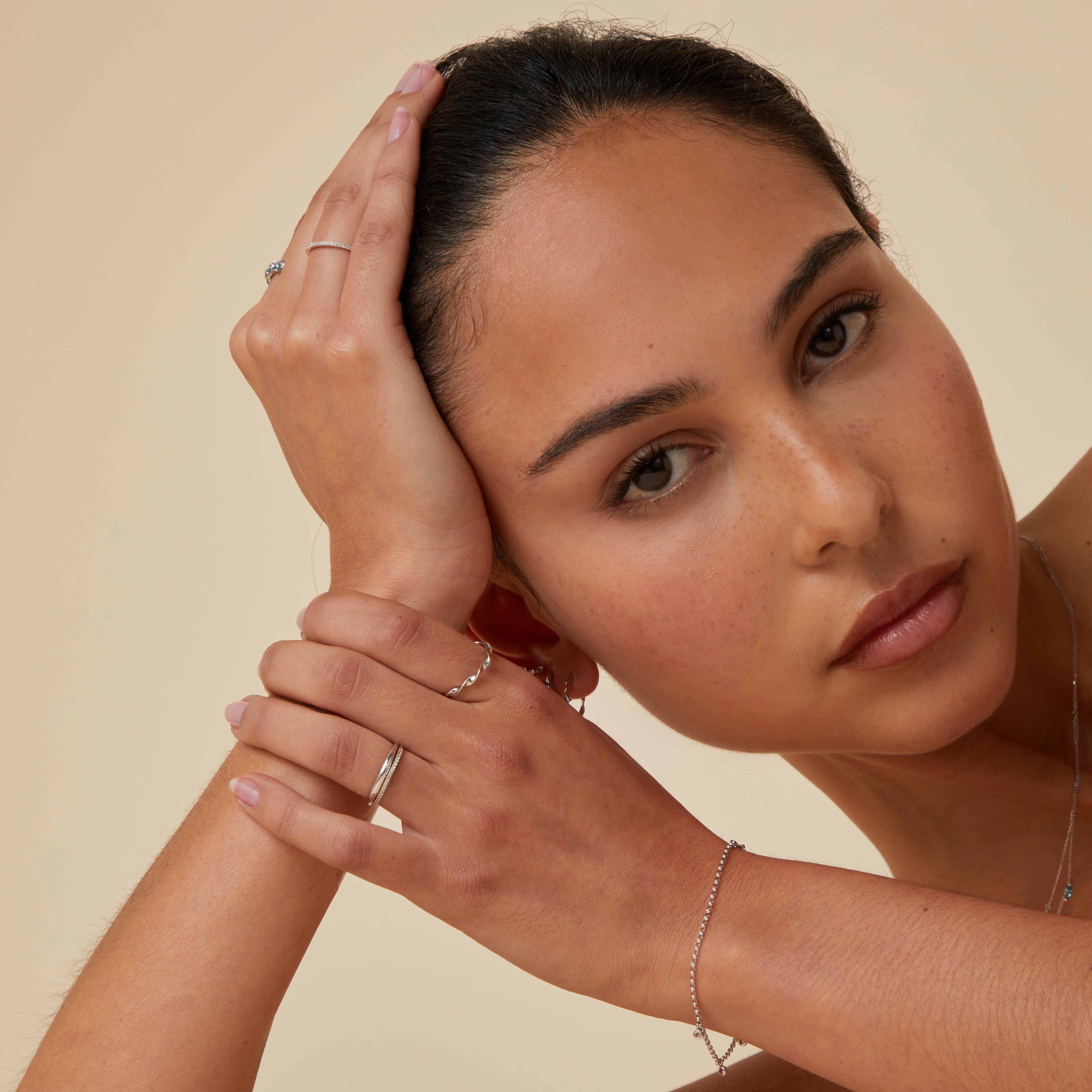 Rings - Twist Band Ring in Solid White Gold - Band Rings - Astrid & Miyu