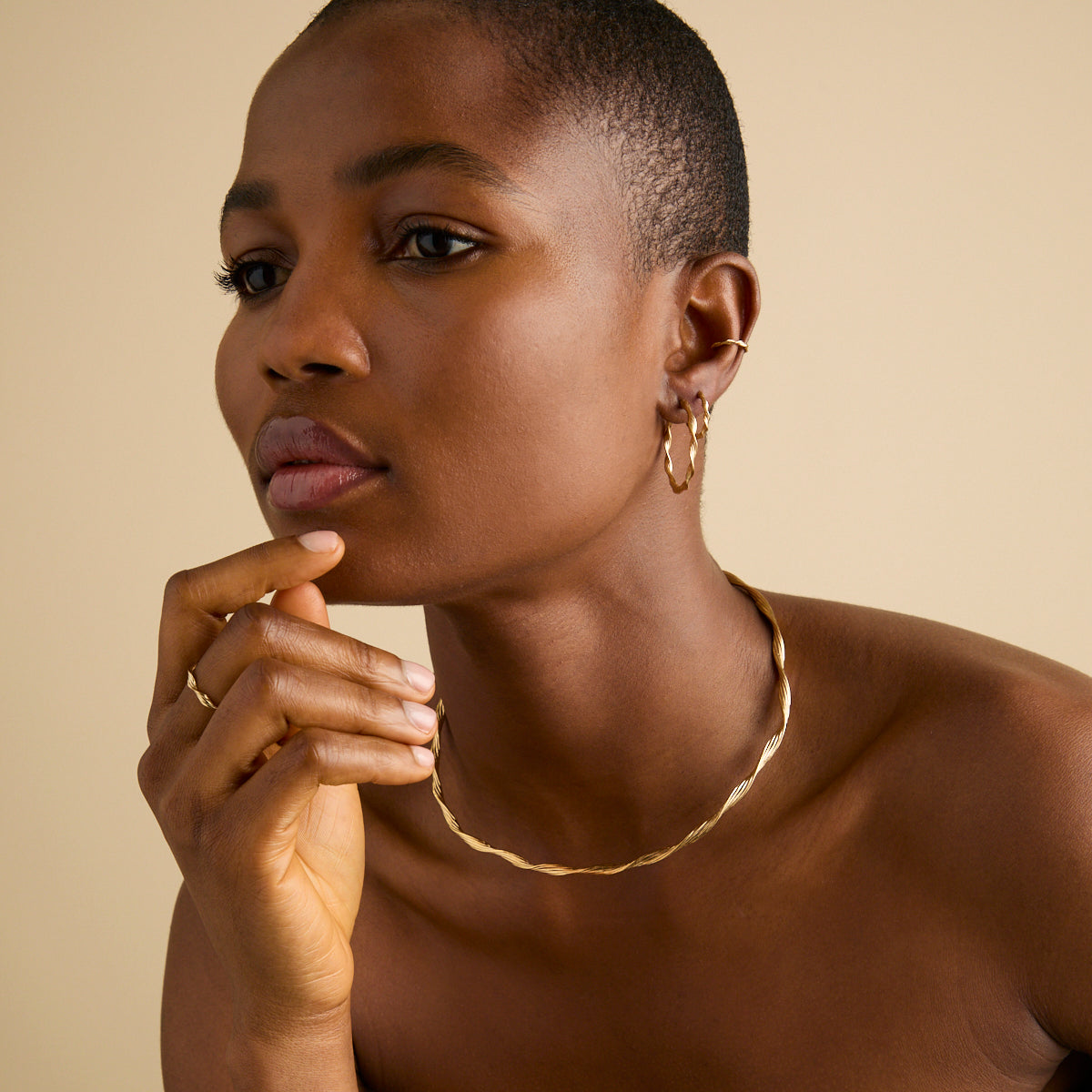 18k Gold Plated Jewellery - Twist Ear Cuff in Gold - Ear Cuffs - Astrid & Miyu