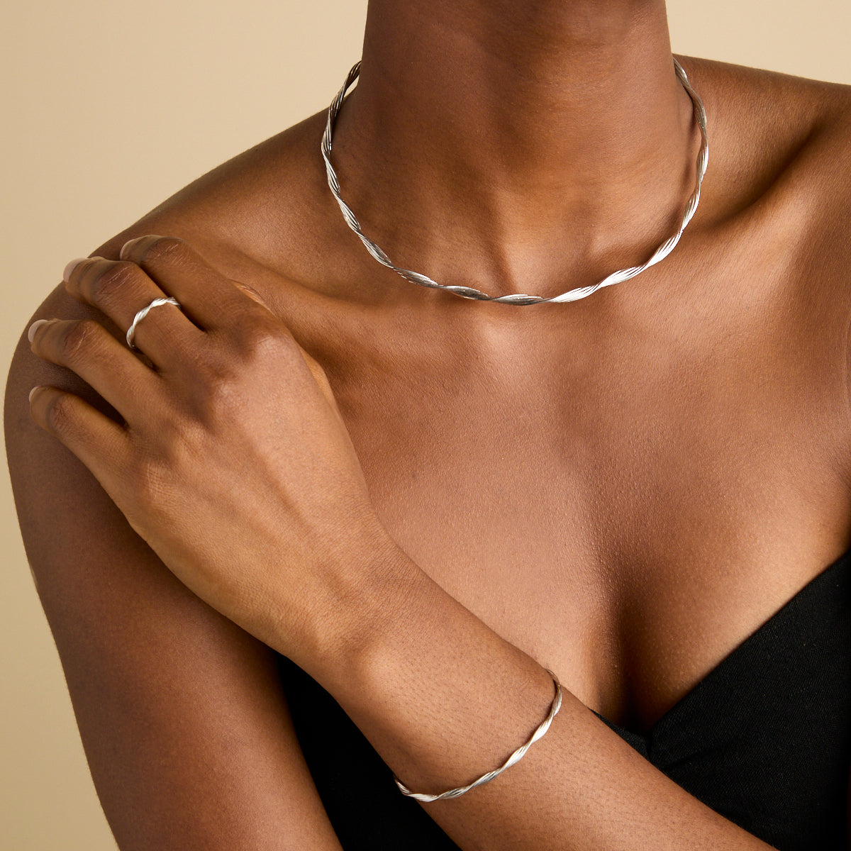 Necklaces & Bracelets - Twist Cuff Necklace in Silver - Necklace - Astrid & Miyu