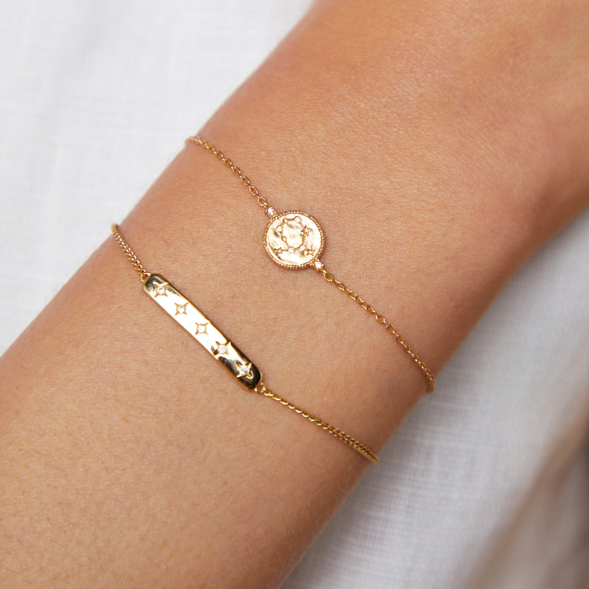 18k Gold Plated Jewellery - Gemini Zodiac Bracelet in Gold - Zodiac - Astrid & Miyu