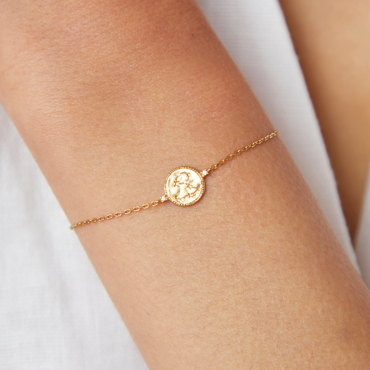 18k Gold Plated Jewellery - Pisces Zodiac Bracelet in Gold - Zodiac - Astrid & Miyu