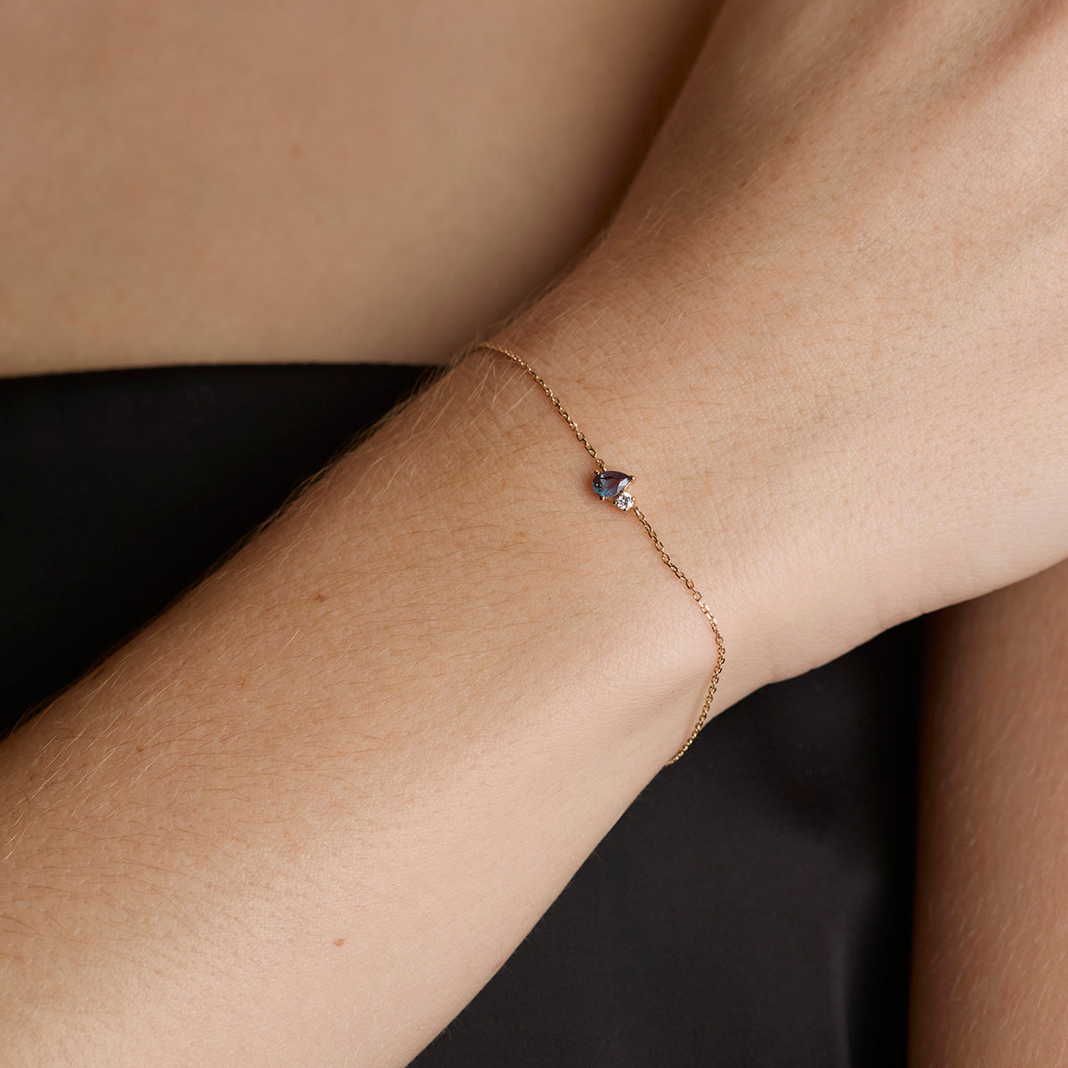 AM25-AD-SG-LDA-CLSTR-B-SG_2-Astrid & Miyu