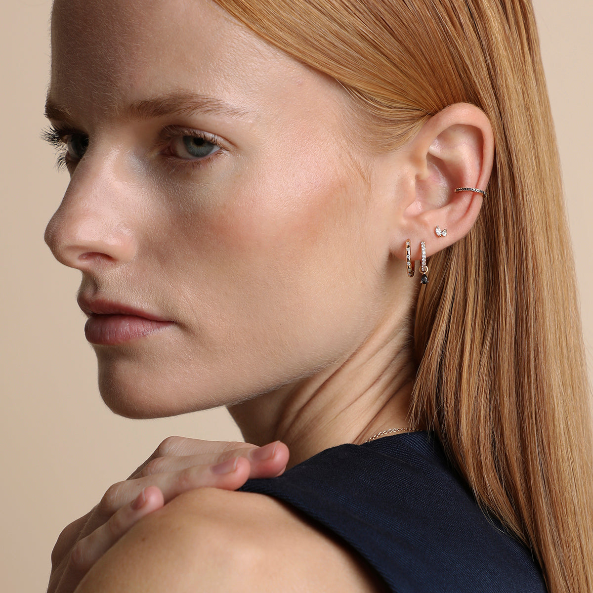 AM25-AD12-CUFF-BL-G_4-Astrid & Miyu