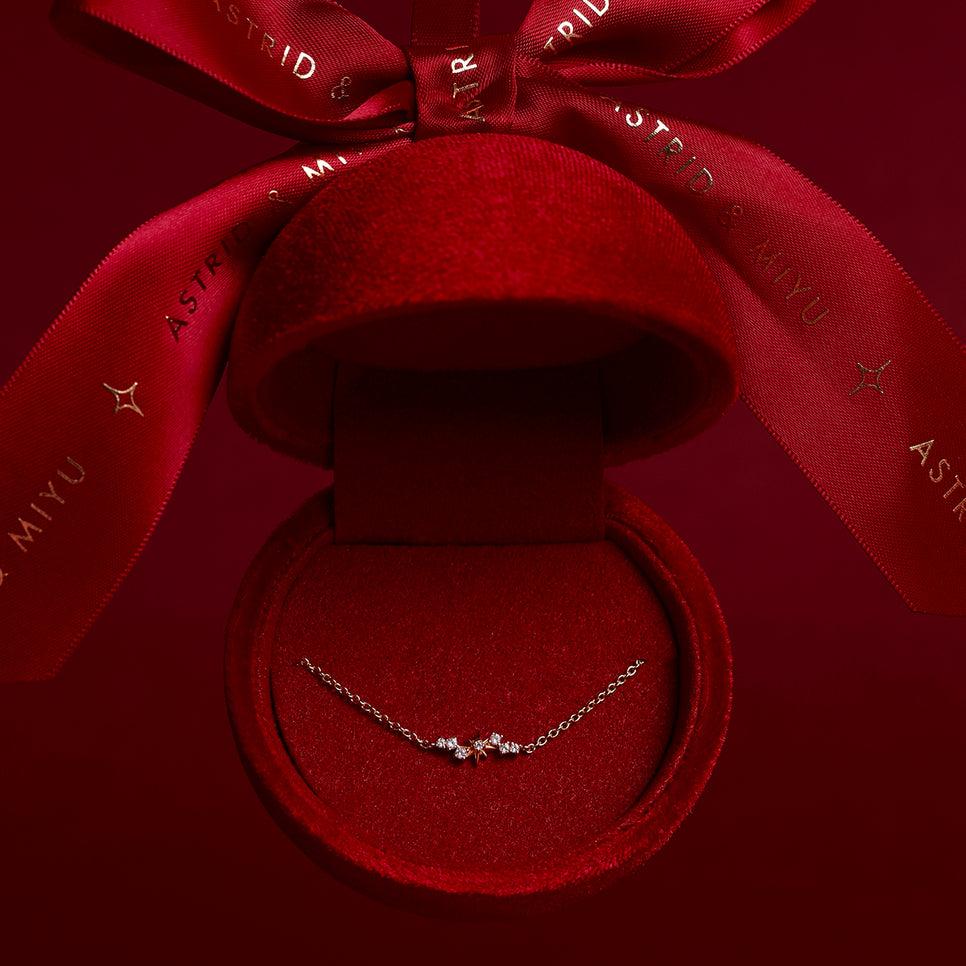 Star Bracelet Ornament Bauble in Gold-Astrid & Miyu