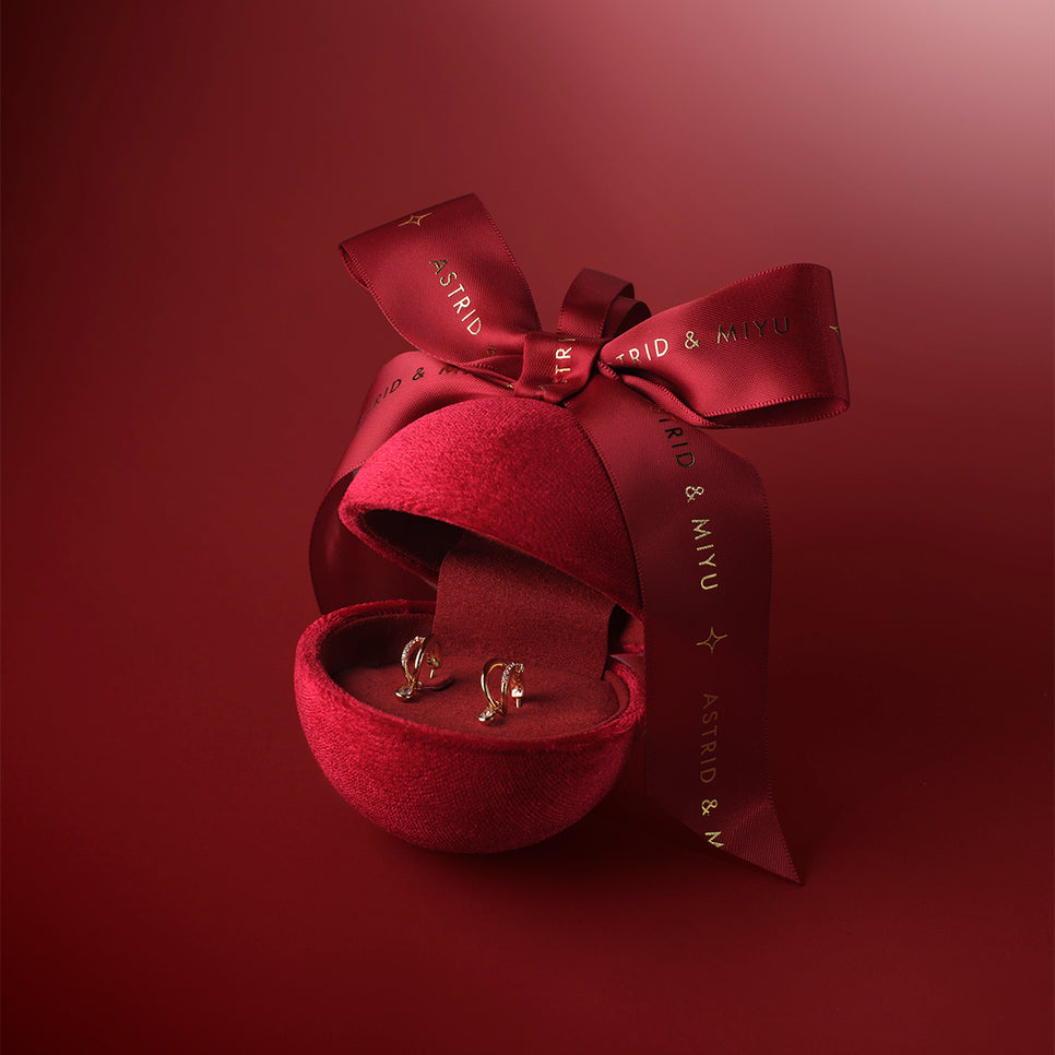 Illusion Huggies Ornament Bauble in Gold-Astrid & Miyu