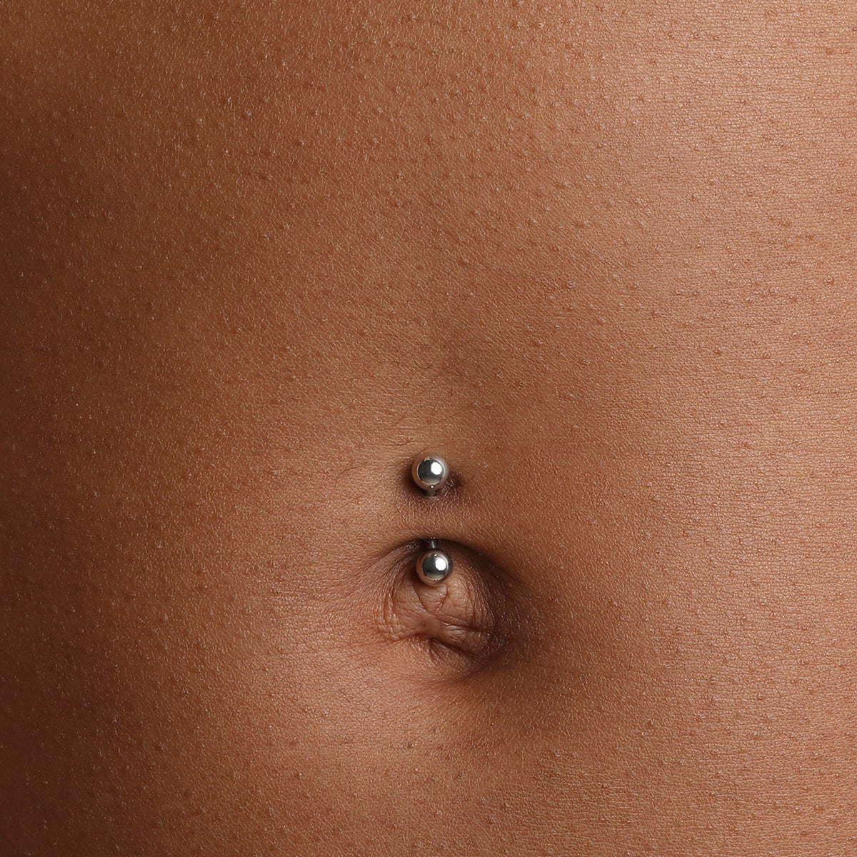 Essential Ball Titanium Belly Bar in Silver-Astrid & Miyu