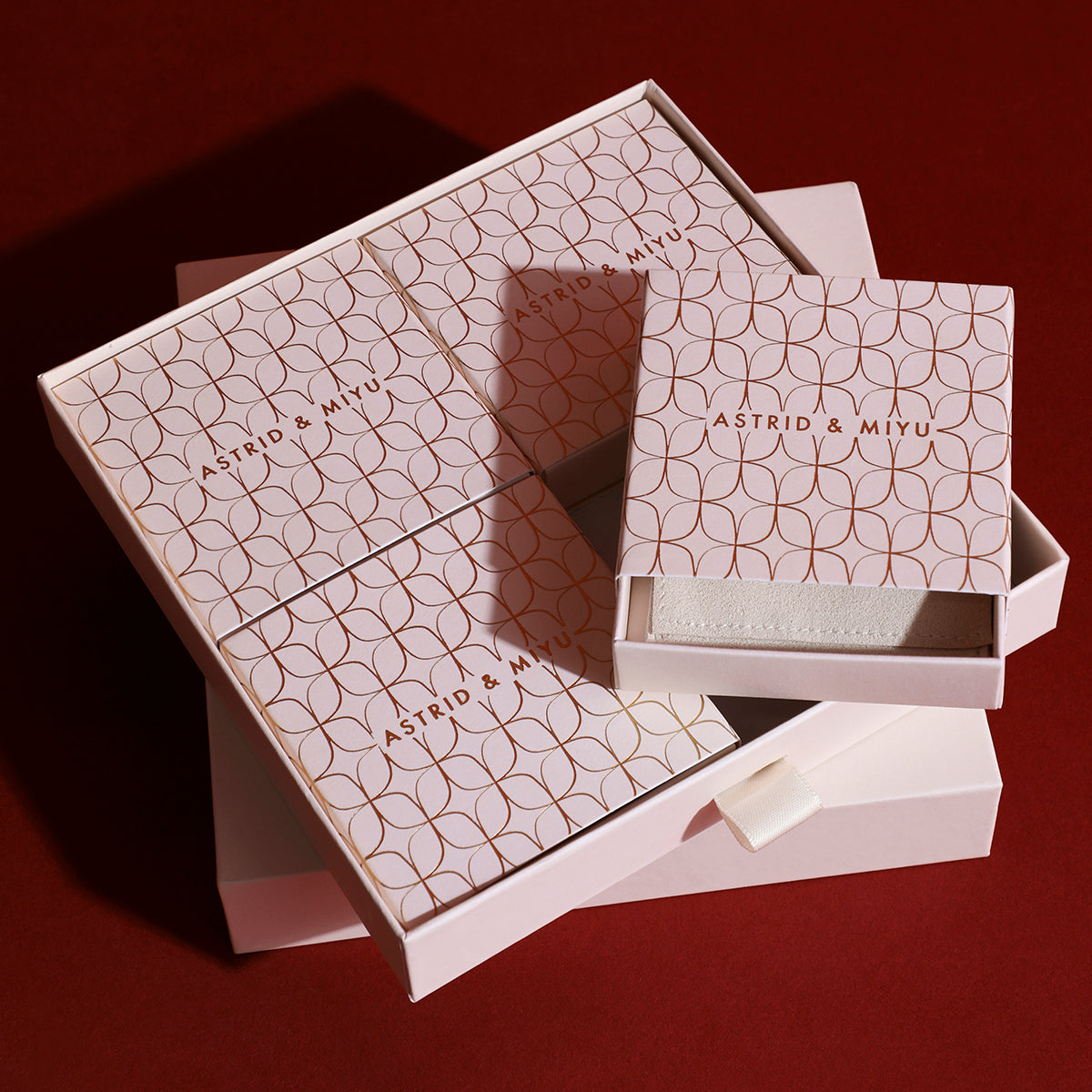 Piccadilly Necklace Charming Gift Set in Gold-Astrid & Miyu