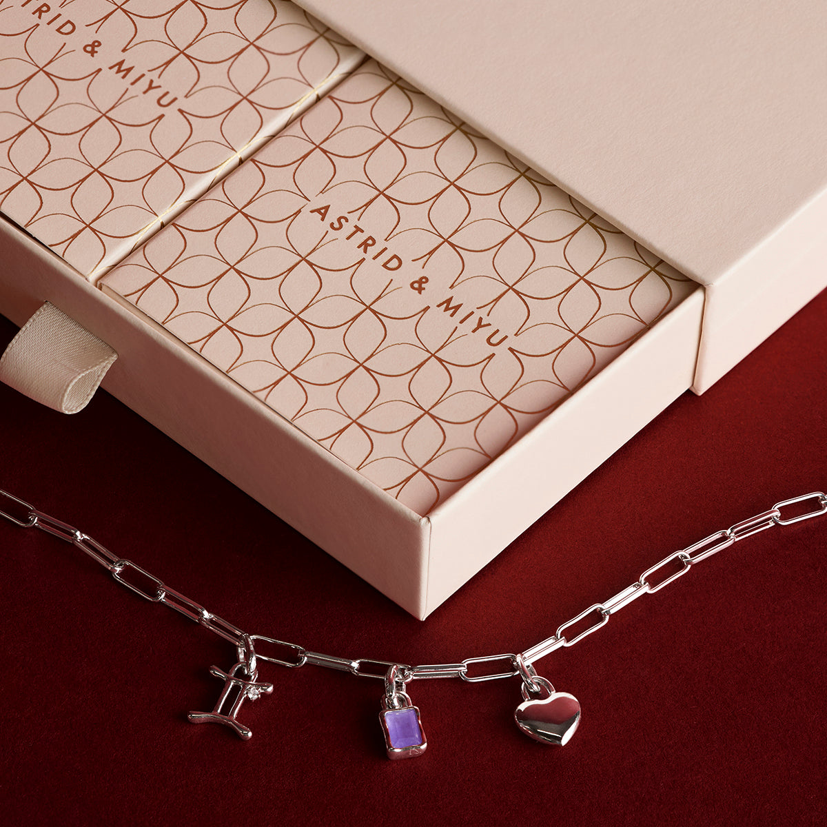 Piccadilly Necklace Charming Gift Set in Silver-Astrid & Miyu